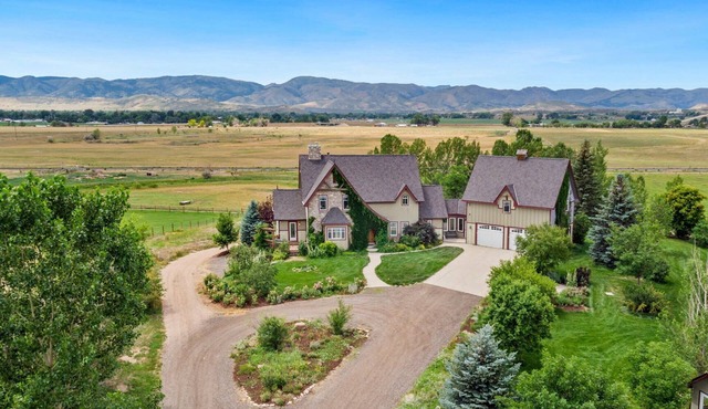 Sunrise Ranch! Amazing Mountain Views!
