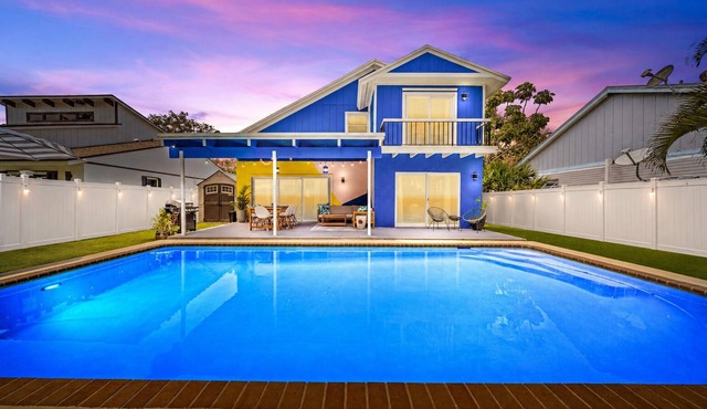 Sunset Haven w/Saltwater Pool, Arcade Mins to Beach
