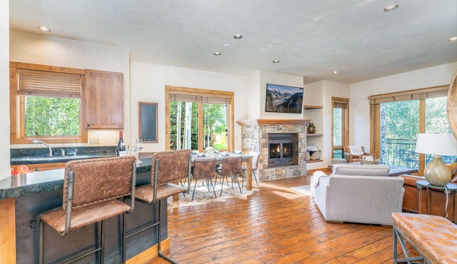 SUNSHINE AT THE TERRACES - SKI IN/OUT, in MV Meadows, Longer Stay Discounts!