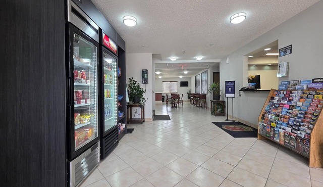 Super 8 by Wyndham Fountain