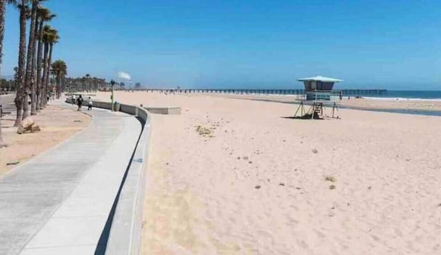 Surfside Waterfront Getaway