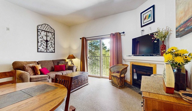 Sweet Retreat - Ski Valley Condo, Gym, Game Room
