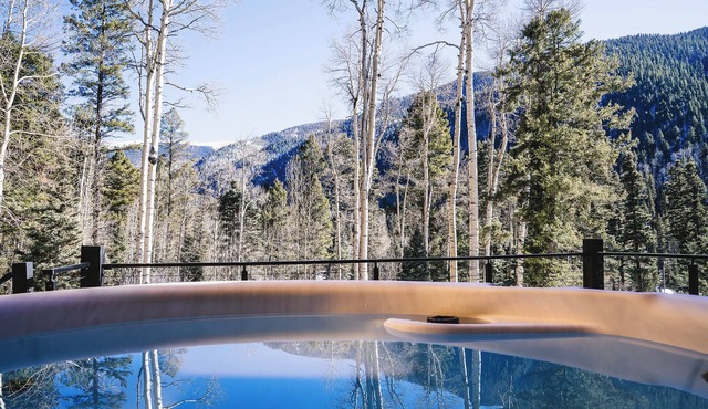 Taos Ski Hut - Modern Mountain Magic