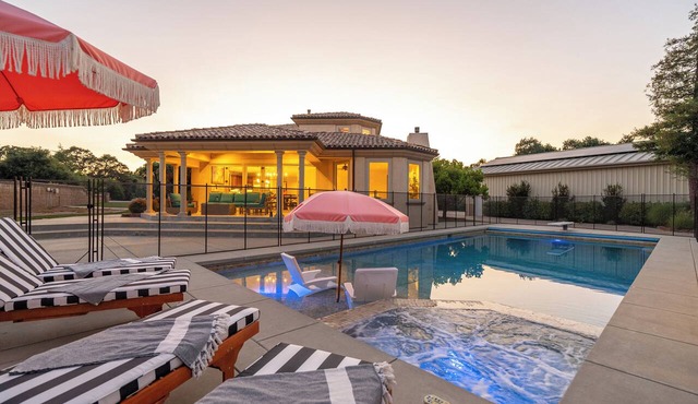 Templeton Retreat Pool, Spa Near Wineries
