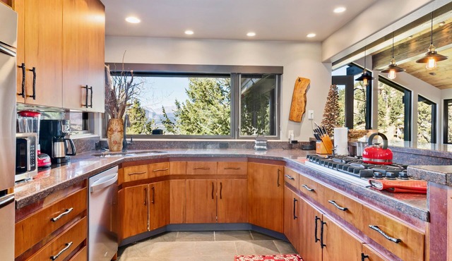 Terra Furma Luxury Vacation At Windcliff 4 Bedroom Home by RedAwning