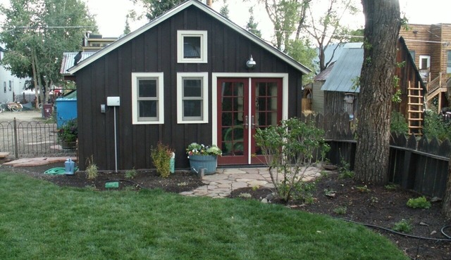 The Alley House, LOCATION! 1/2 block to Elk Ave