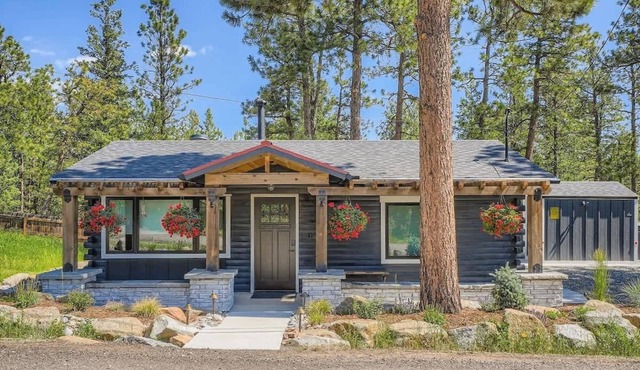 The Bear's Den - Hot Tub Retreat - Family Home