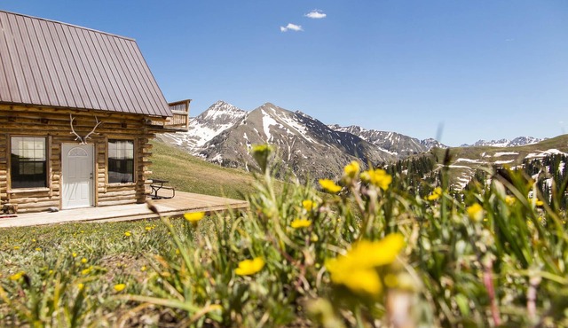The Bonnie Belle Cabin, a high country modern/rustic cabin