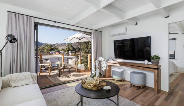 The Coral House | Luxury King 1BR & Ocean View