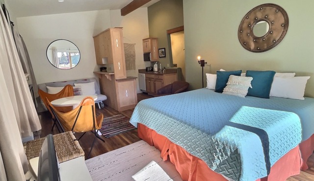 The Coziest Lift View Condo in Taos Ski Valley