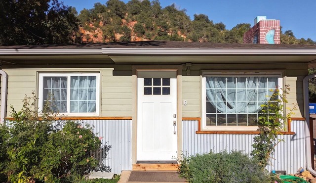 The Garden House, Whole Home in Downtown Manitou Springs