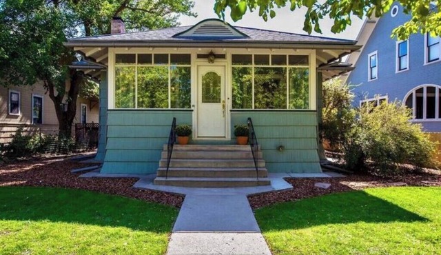 The Green Jewel - 30 day+Stays Only - Walking Distance to Downtown