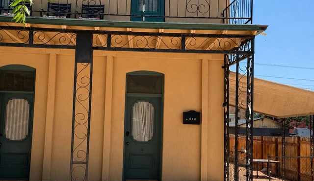 The Greenwood Loft -Historic Charm, Modern Comfort