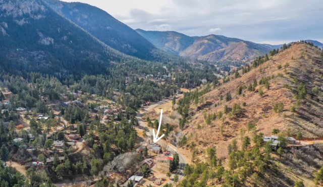 The mountains are calling! Cozy home surrounded by nature