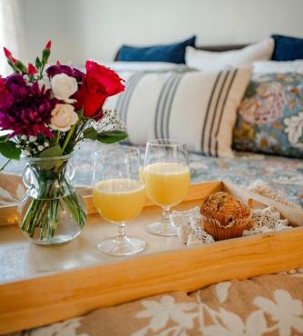 The Old Crowe Inn Bed and Breakfast