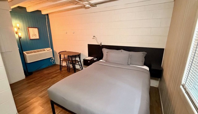 The Traveler's Den at The Cedar