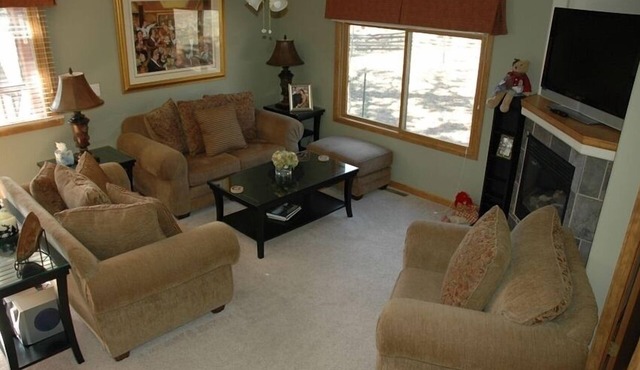 Thunder Canyon Condo blocks to dwtn & Stanley Hotel Dining, RMNP, Disc rates
