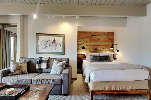 Timberline Condominiums Studio Deluxe Unit 214