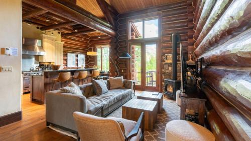 Townhome on the Creek 135 by AvantStay