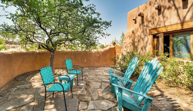 Traditional Taos Adobe Casita: Comfortable & Quiet