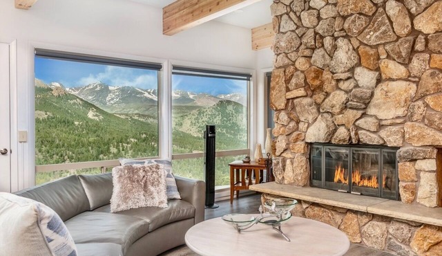 Trails End Vacation Home at Windcliff by RedAwning