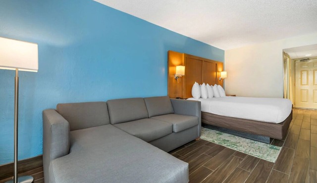 Tranquil Beachside Escape | Ideal for Unwinding & Exploring Nearby Attractions
