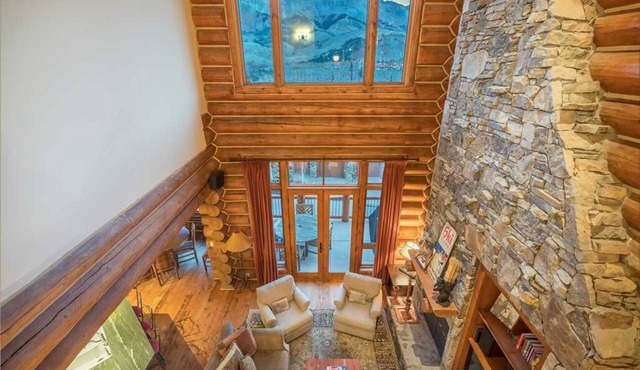Tristant 205: Ski&Hiking Access w/Hot Tub,Views | 3BR Luxury in Mountain Village