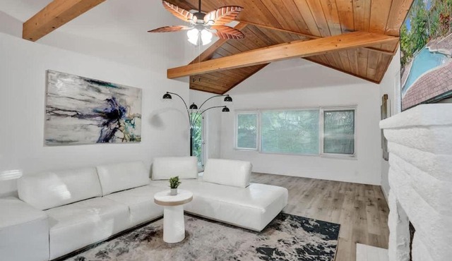 Tropical Oasis 2BR House w Pool
