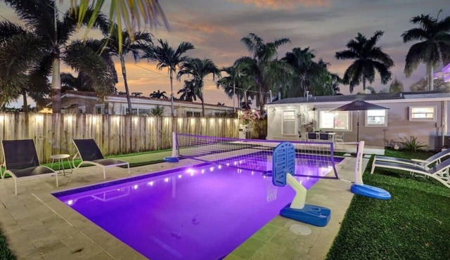 Tropical Oasis, Pool, Mini-Golf & Guest House