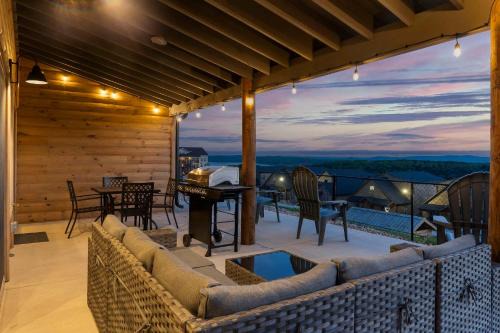 Two Pines - Endless Views and Attractions