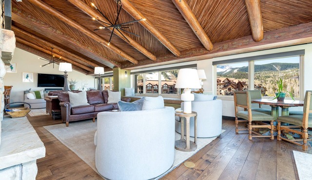 Ultimate Family Penthouse: 5BR, Chef’s Kitchen, Ski-In/Ski-Out in Telluride