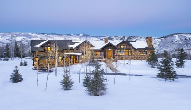 Ultra Luxury + Private Hot Tub + Close to Golf/Nordic skiing - Stag Lodge