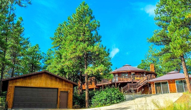 Unique Tree House-Style Cabin Rental with a Luxury Hot Tub in Pagosa Springs, Colorado