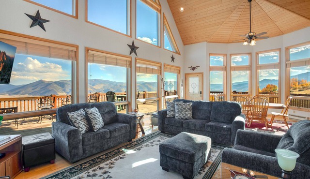 Unmatched Views of Creede - Classic Colorado Cabin - Large Deck