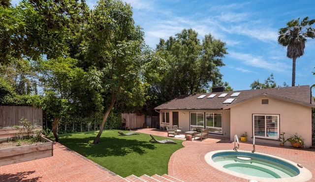 Unwind and Indulge: Luxury Getaway w/ Jacuzzi
