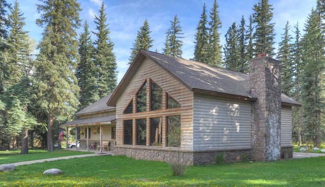 Vallecito Retreat | Sleeps 16 | Pool Table, Large Yard