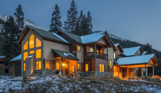 Viking Vista Retreat Luxury Home: Great Views