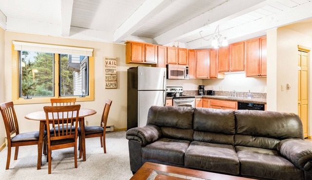 Walk To Peak 9 Base + Main St; Hot Tubs & Pool