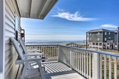 Walk to Shore & Eats: Surfside Beach Gem w/Deck