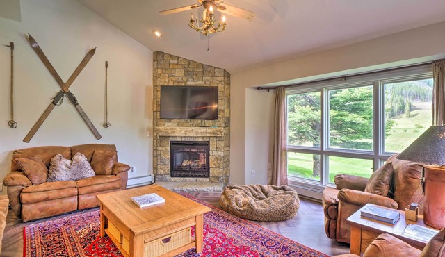 Walk to Ski Lift: Copper Mountain Home w/Hot Tub