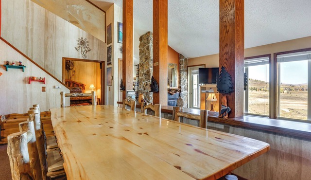 Walk to Ski Lift & Hiking: Granby Ranch Condo!