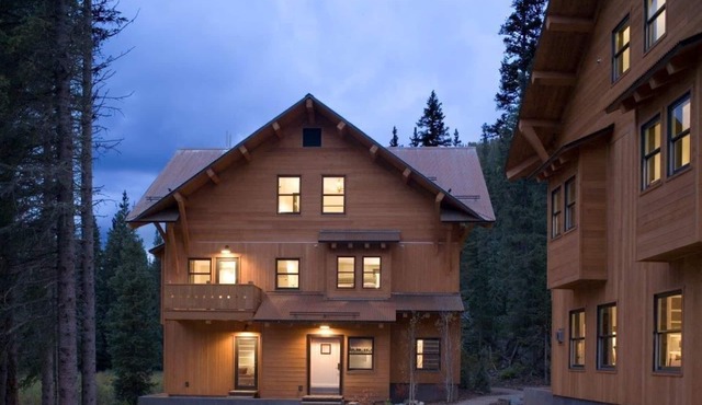 Walk to Williams Lake, Wheeler Peak & Bike Park - Luxury Chalet