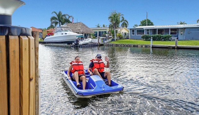 Waterfront Retreat Near FLL/Hollywood/Dania - 2BR w/BBQ, Kayaks & Beach Access
