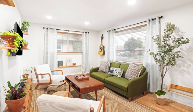 Wellness retreat w/sauna in Wheat Ridge, CO. Pet-friendly!