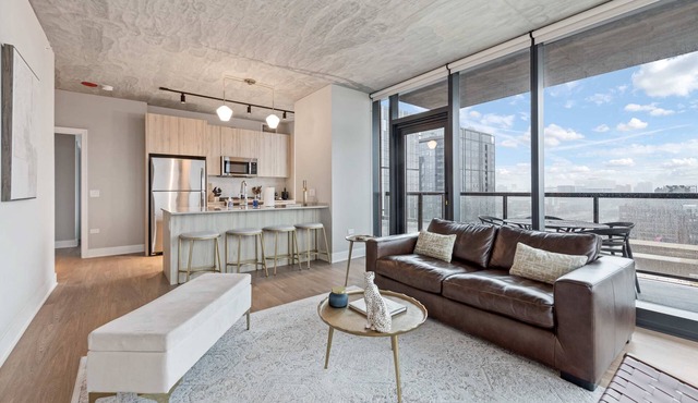 West Loop Oasis: Skyline Views + Prime Location