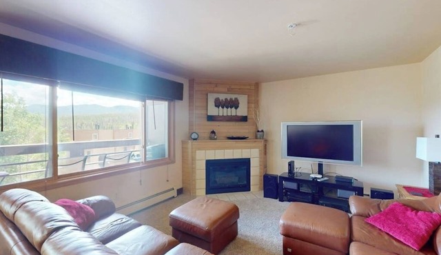 Wildernest Condo Close to Top Ski Resorts + Free WiFi