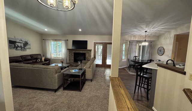 WildPine 7-bedroom house nestled in the pines SLEEPS 20!