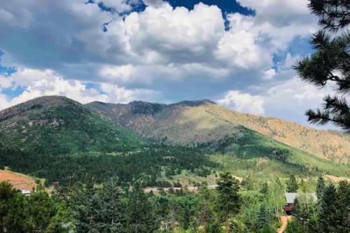 Winnemucca Spa - Private Guest Suite - Hot Tub, Sauna, Views