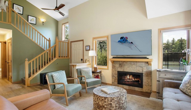 Wonderful Condo, Minutes drive to Beaver Creek Resort!