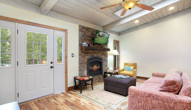 Wonderful Home, Steps Away from In-town Shuttle